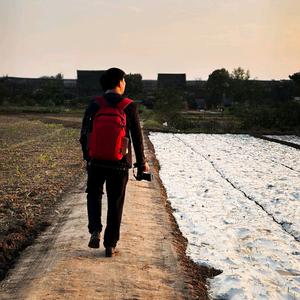 容膝斋手写头像