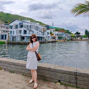 努力学英语的zoey头像