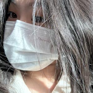 不许一个人在海边头像