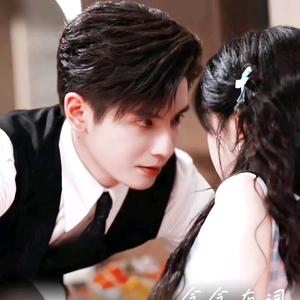 ——Yu晚音。头像