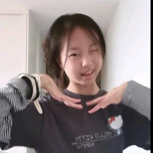 Stella爱嘻嘻头像