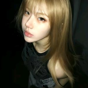 小肆卿卿如晤头像