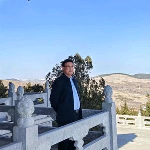 教数学的刘老师头像