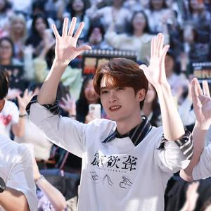 💋糖果💋    🔥《震耳欲聋》🔥头像