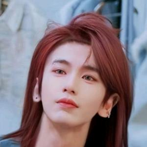 💋𝑨𝒍𝒊𝒄𝒆头像