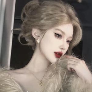 ^莓🍓黎.玫瑰_🌹头像