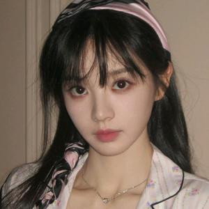 h曦甜还似田头像