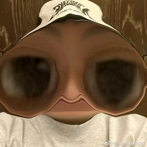 早点睡⁸💤头像