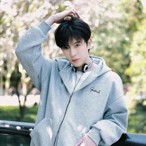 木心不加糖头像