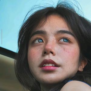 高山不是高三头像