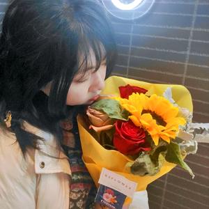 弦鱼每天都要开心头像