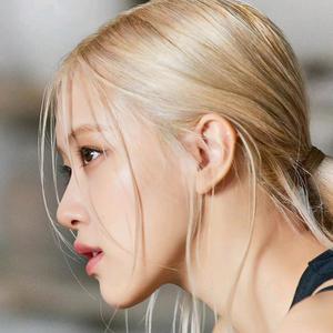 草莓布丁🍮头像