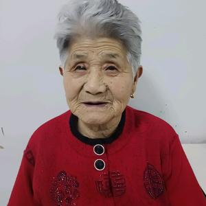 百岁妈妈的日常生活头像