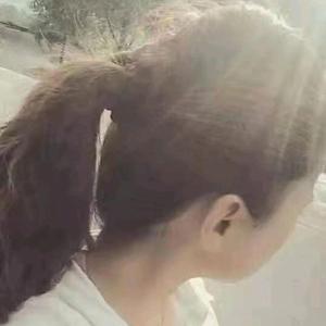 ୧⍤⃝🌸Lì、头像