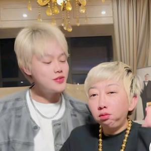 大林子的热水壶头像