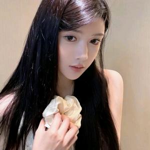 青岛鼎鸿财税笑笑头像