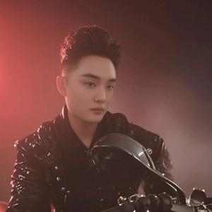 今生提着刀，还你前世笑头像