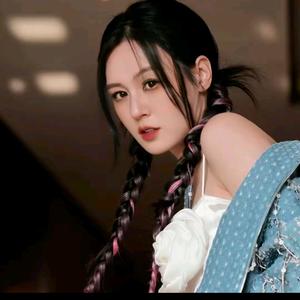 唐艺彩虹🌈好物头像