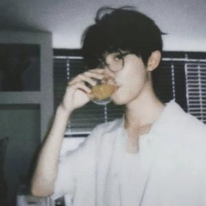 居南山之隅头像