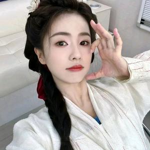 鹿妍悸my（上学暂退，在线的是我妈）头像