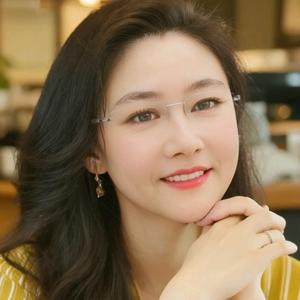 爱笑的女人《69年的🐔》头像