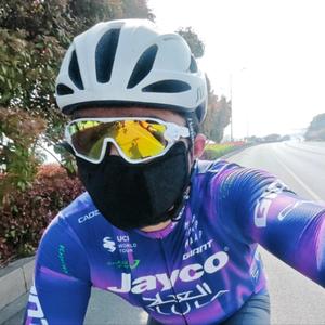 青山（彩笔版）头像