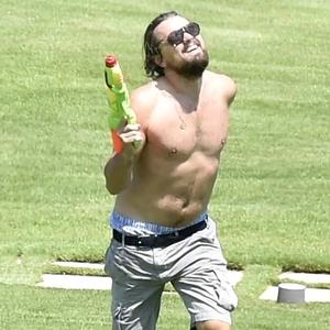 别动！我有枪！头像