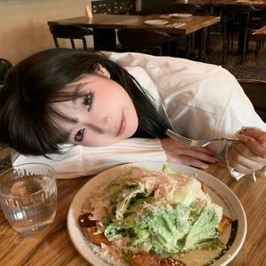 西西（主页甜妹PW）头像