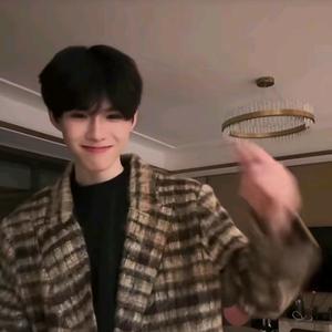 池挽🍂（被何铮赞过版）头像