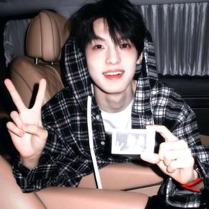 眨眨眼小狗🎸头像