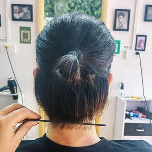 江底大众发型设计_唐旭头像