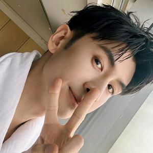 张云龙的八块腹肌mmc头像