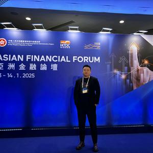 做文创造乐园的小峰总头像