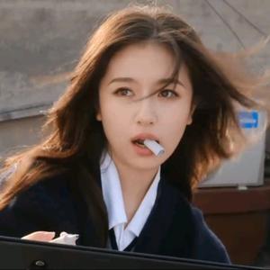 逗号（爵士黑怕版）头像