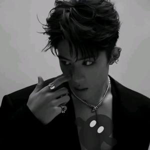 ℳℒℴѵℯ·ོ吳᭄ꦿོృ༊⁵²⁰头像