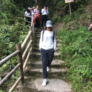 芳姐碎碎念头像