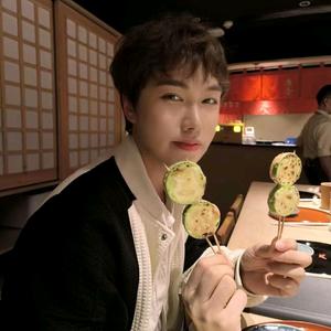 宝弟惹💅🏻头像