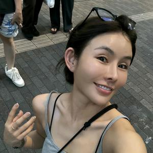 侯點點穿搭指南（春娇）头像