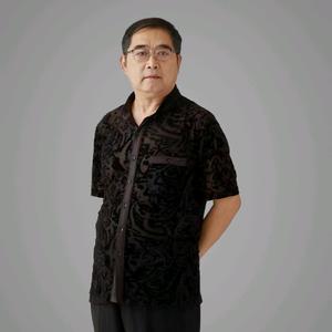 屹平头像