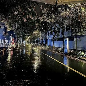 阿杰在上班头像