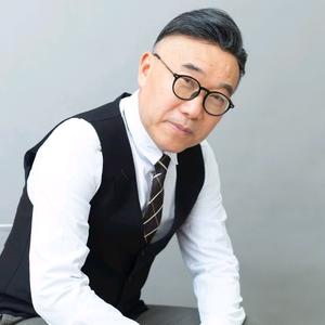 查理校长谈写字头像