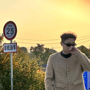 陈且帅卡卡头像