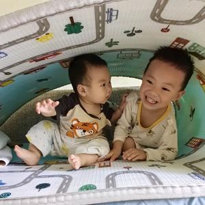 学渣爸与小怪兽头像