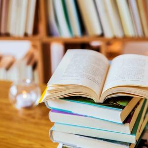 浅浅爱看书头像