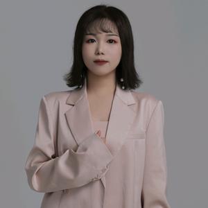 荧火虫艺术洋洋老师头像