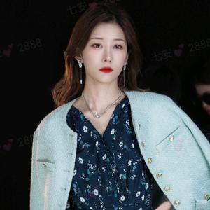 Donna多娜穿搭日记头像