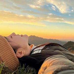 贝拉很爱飞头像