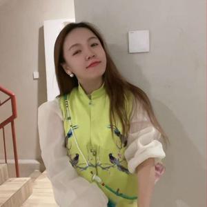 喜欢痘痘的美容师静静头像