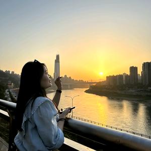 卢小厨宴请心中最尊贵的人官方号头像