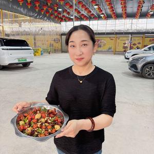 在汉阳开虾球王的潇姐头像